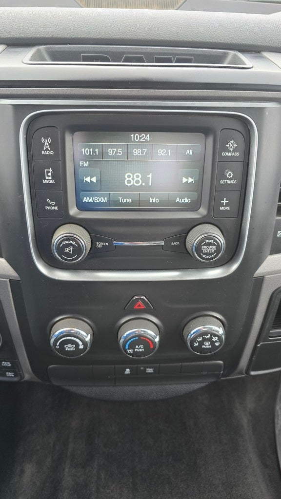 2017 RAM 1500 Express Crew Cab 4x4 5'7' Box