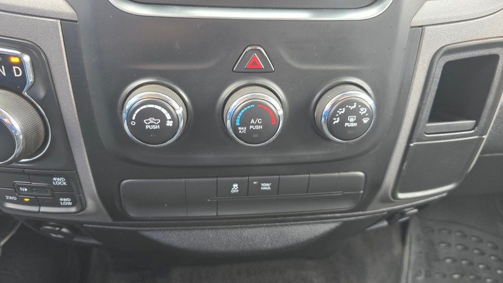 2017 RAM 1500 Express Crew Cab 4x4 5'7' Box