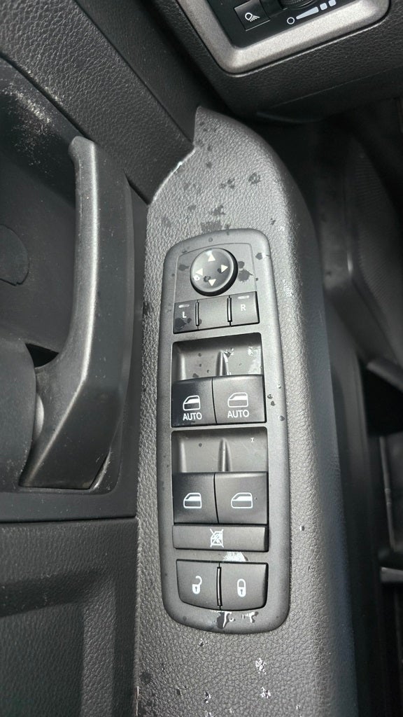 2018 RAM 1500 Express Crew Cab 4x4 5'7' Box