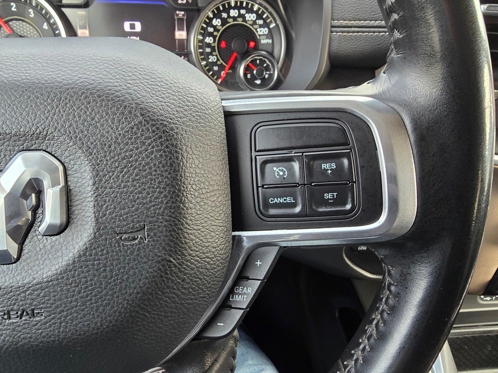 2022 RAM 2500 Laramie Crew Cab 4x4 6'4' Box