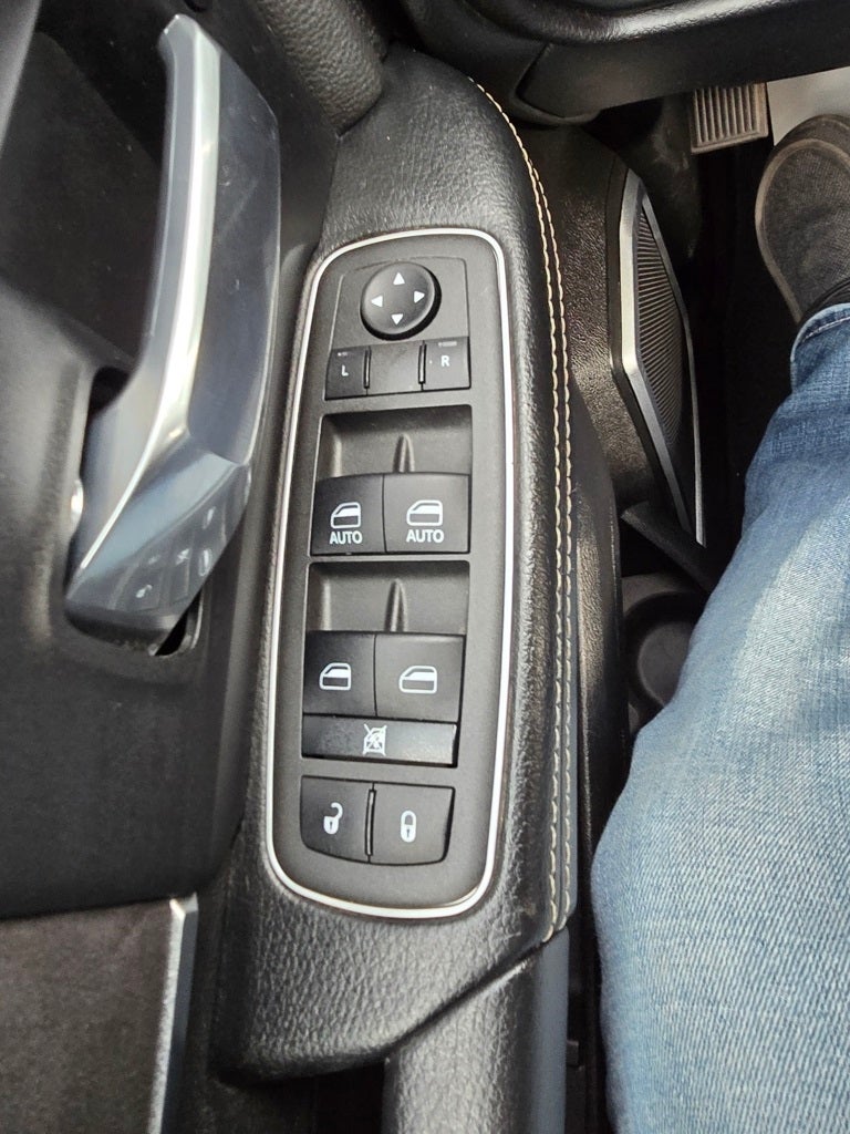 2022 RAM 2500 Laramie Crew Cab 4x4 6'4' Box