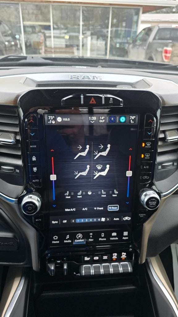 2023 RAM 2500 Laramie Crew Cab 4x4 6'4' Box