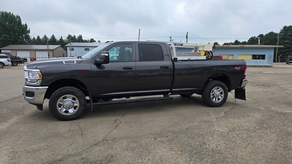 2024 RAM 2500 Tradesman Crew Cab 4x4 8' Box