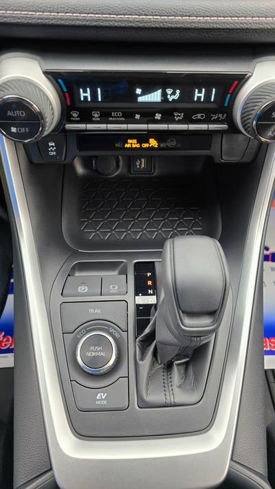 2025 Toyota RAV4 Hybrid LE