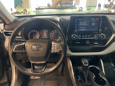 2022 Toyota Highlander LE