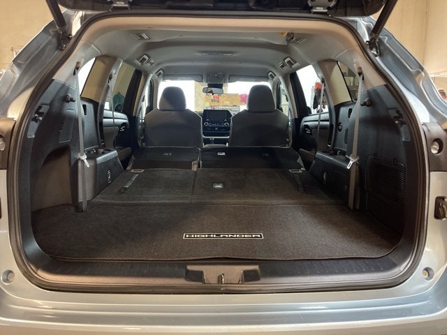 2022 Toyota Highlander LE