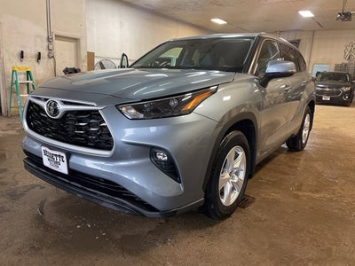 2022 Toyota Highlander LE