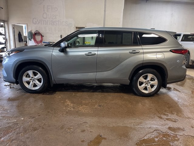 2022 Toyota Highlander LE