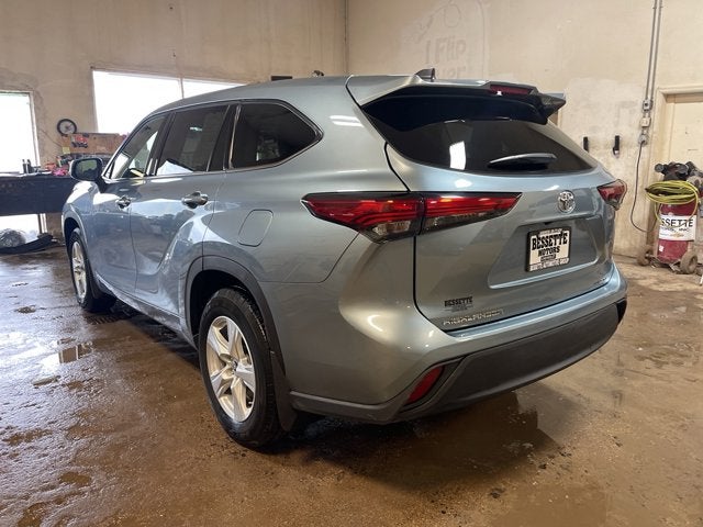 2022 Toyota Highlander LE