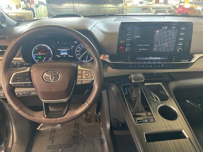 2022 Toyota Sienna Platinum