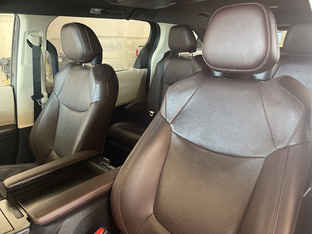 2022 Toyota Sienna Platinum
