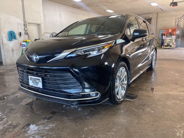2022 Toyota Sienna Platinum