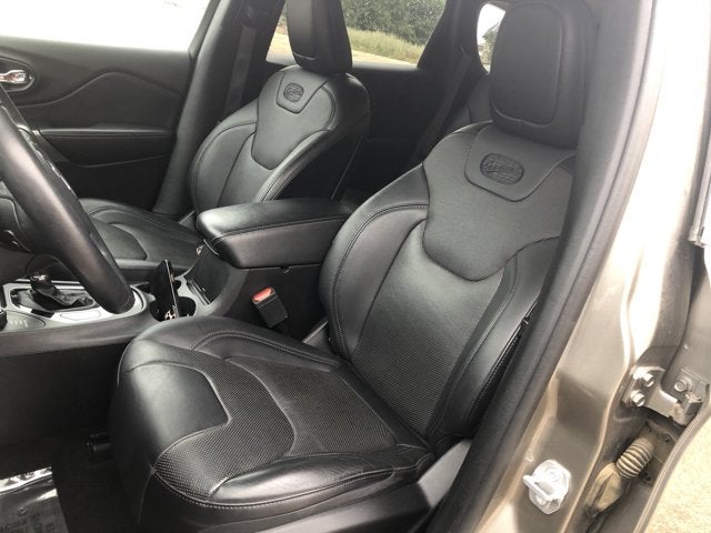2019 Jeep Cherokee Overland