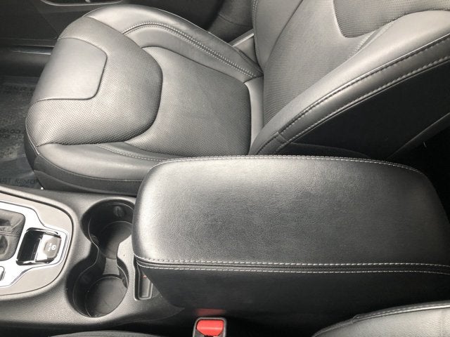 2019 Jeep Cherokee Overland
