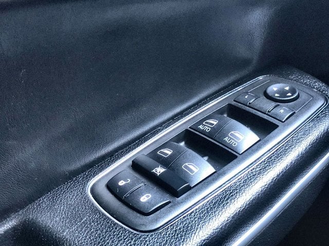 2023 Chrysler 300 Touring L