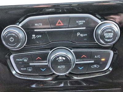 2023 Chrysler 300 Touring L