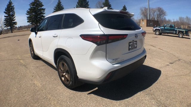 2023 Toyota Highlander Hybrid Bronze Edition