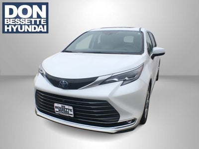 2024 Toyota Sienna Platinum