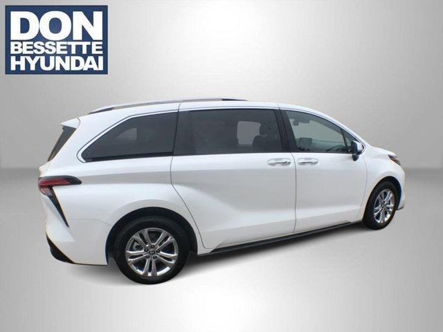 2024 Toyota Sienna Platinum