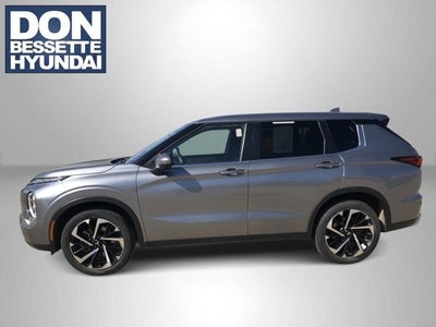 2024 Mitsubishi Outlander Base