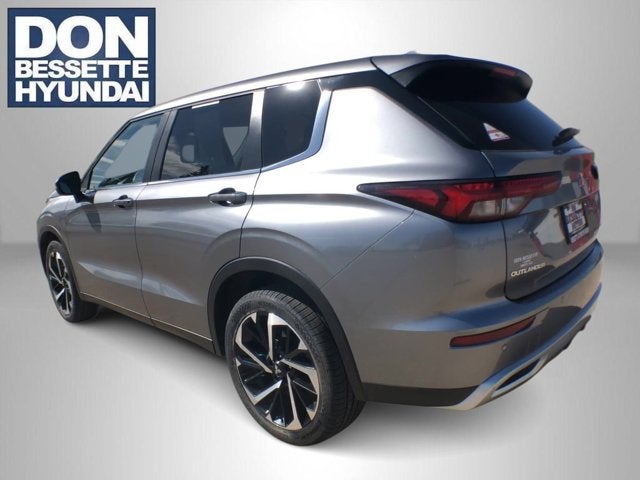 2024 Mitsubishi Outlander Base