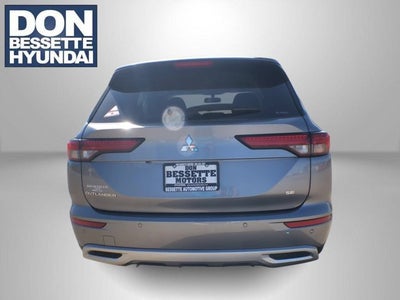 2024 Mitsubishi Outlander Base