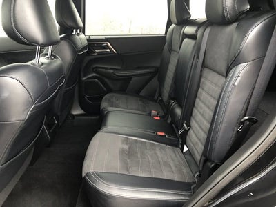 2024 Mitsubishi Outlander Base