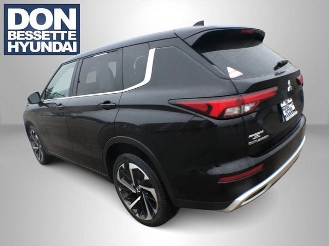 2024 Mitsubishi Outlander Base