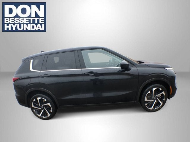 2024 Mitsubishi Outlander Base