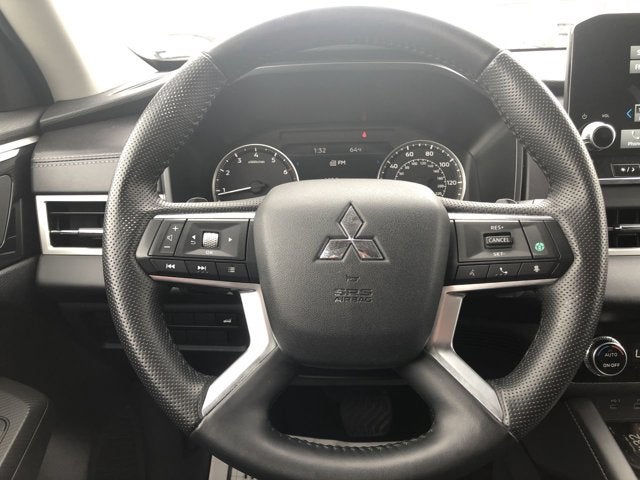 2024 Mitsubishi Outlander Base