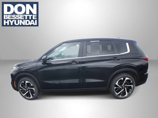 2024 Mitsubishi Outlander Base