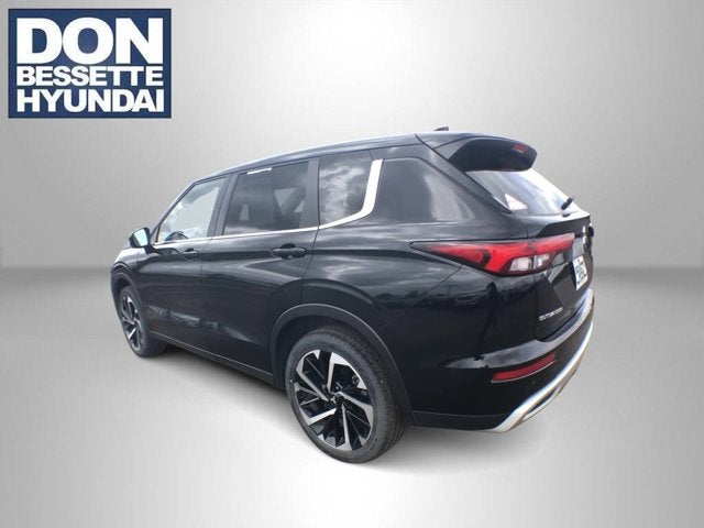 2024 Mitsubishi Outlander Base