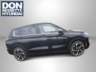 2024 Mitsubishi Outlander Base