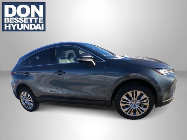 2023 Toyota Venza Base